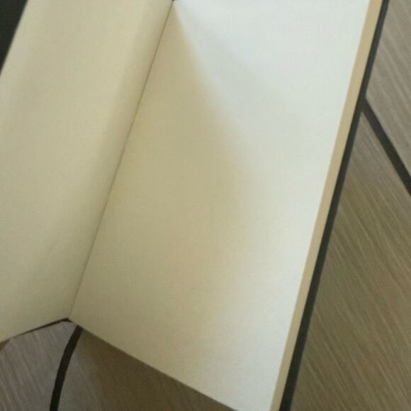 Brand new Ysl beaute pocket notebook - Picture 2 of 3